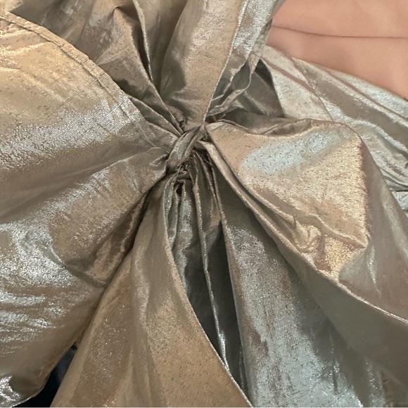 Glamorous Silver One-Shoulder Gown - Picture 5 of 9